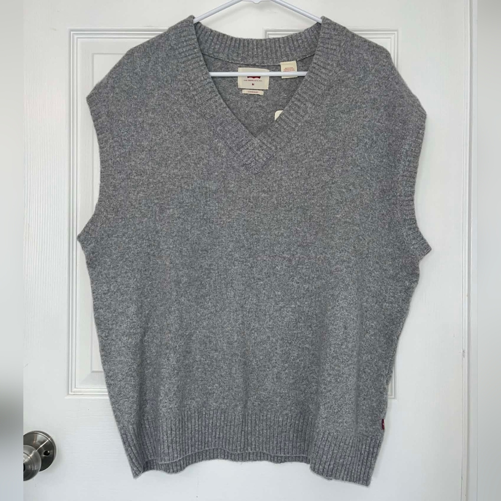 Levis Sweater Vest (M)